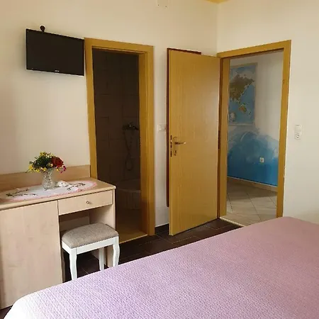 Tomo Apartamento Makarska