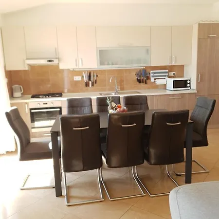 Tomo Apartmán *