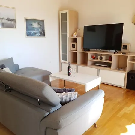 Tomo Apartmán *